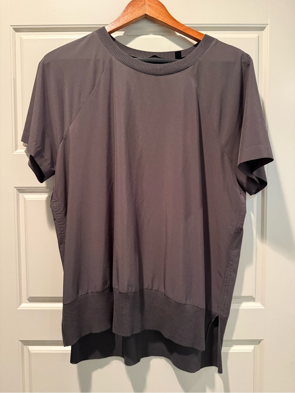 Athleta Olive Short-Sleeve Crewneck Women's Top - Picture 3 of 3